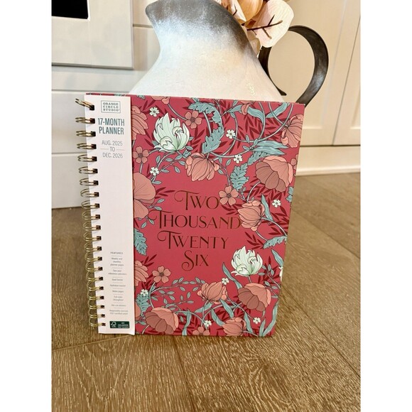 NEW Orange Circle Age of Romance 2026 Extra-Large Spiral 17-Month Planner - Picture 2 of 9